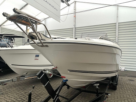 Катер Jeanneau Cap Camarat 7.5 CC S3